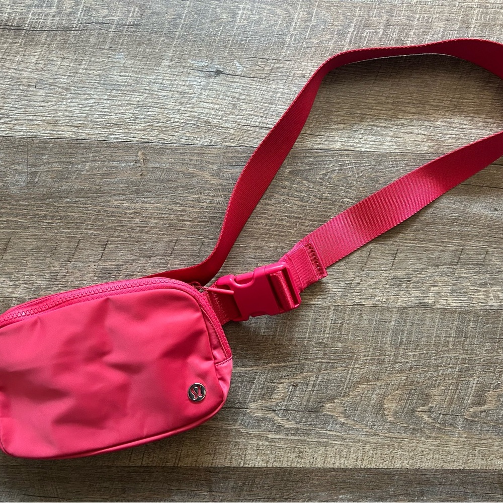 New Lululemon crossbody